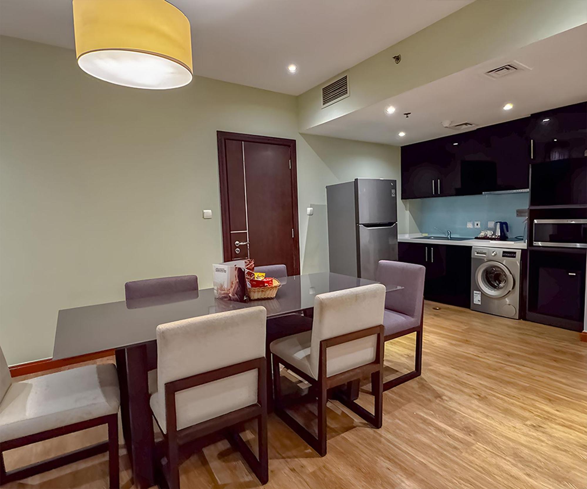 Ramada Hotel&Suites by Wyndham Dubai JBR Bagian luar foto