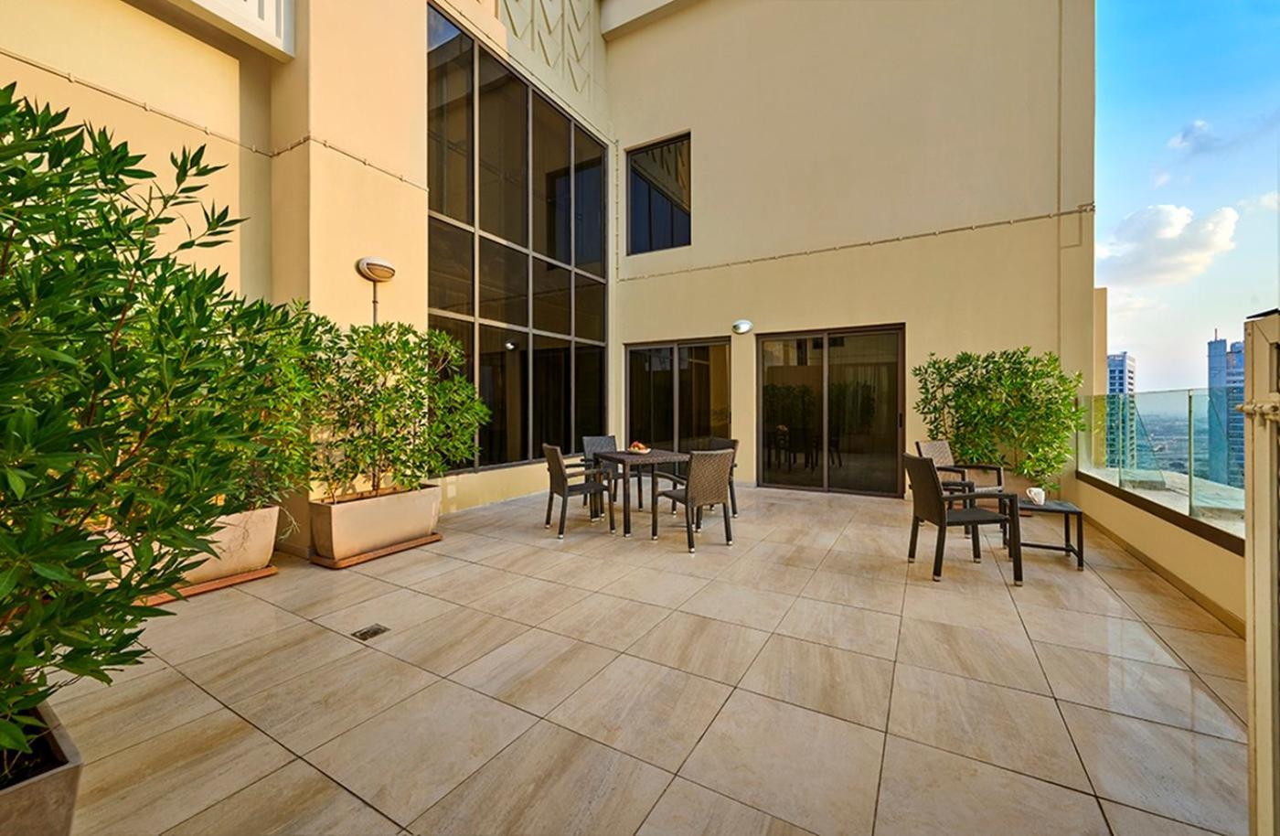 Ramada Hotel&Suites by Wyndham Dubai JBR Bagian luar foto
